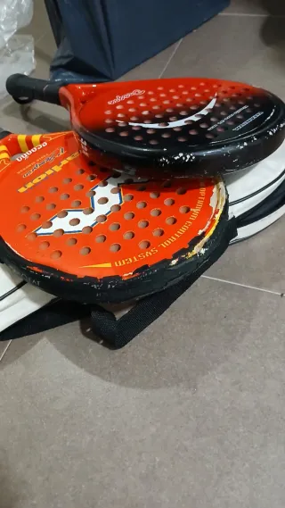 Palas de playa y raquetas de pádel