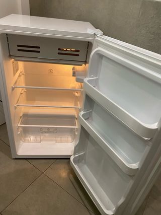 Nevera Qilive compacta