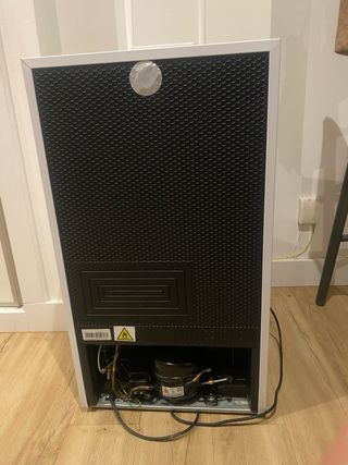 Nevera Qilive compacta