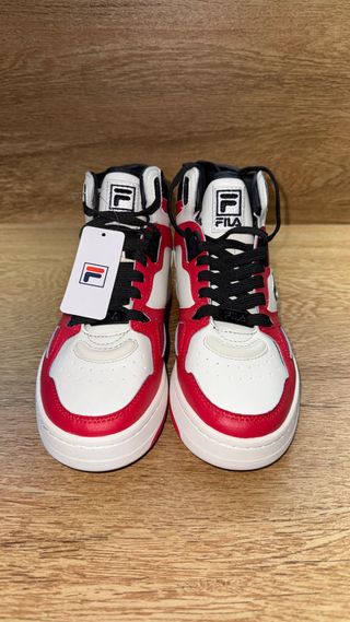Zapatillas Fila Talla 36.5 Rojas y Blancas, nuevas