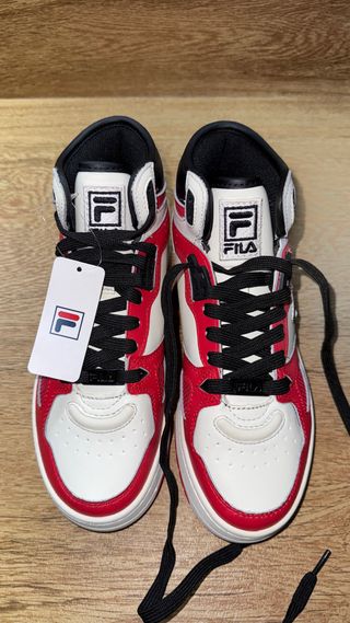Zapatillas Fila Talla 36.5 Rojas y Blancas, nuevas