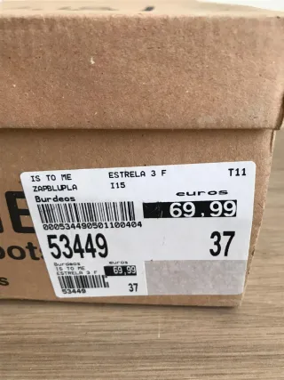 Zapatos burdeos con suela gruesa