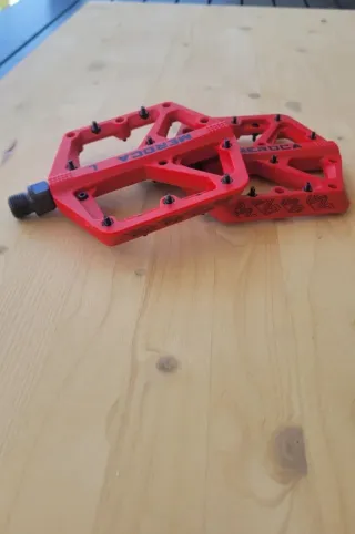 Pedales mtb rojos