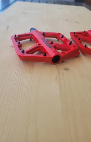 Pedales mtb rojos