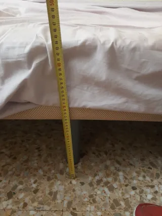 Cama individual tapizada – Muy buen estado