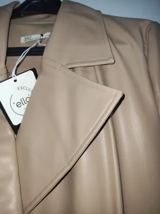 Gabardina larga beige mujer