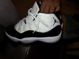 Nike Air Jordan 11 Retro Concord size 45 [EU]