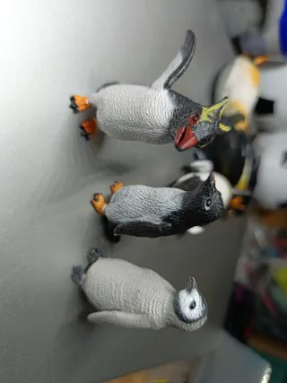 Lote de 7 figuras de pingüinos algunos schleich