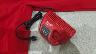 Cazadora Milwaukee Calefactada con Batería