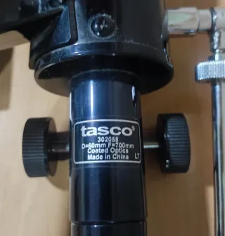 Telescopio Tasco completo con trípode y accesorios