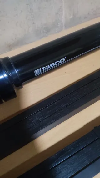 Telescopio Tasco completo con trípode y accesorios