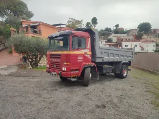 Camión Pegaso mider volquete 20 tn