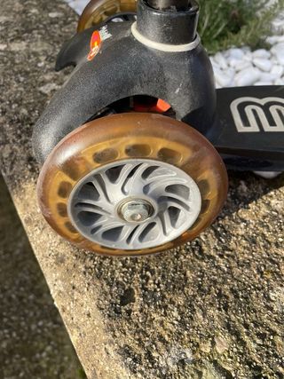 Patinete Micro con luces en ruedas