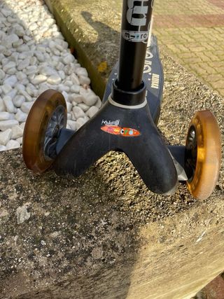 Patinete Micro con luces en ruedas