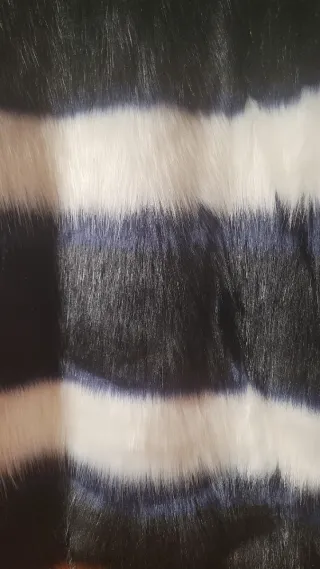 Chaquetón pelo rayas negro,azul+ blanco.Talla L/XL