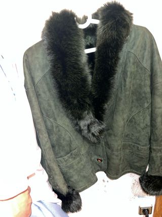 Chaqueta verde con pelo Compre en el DUBAI