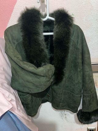 Chaqueta verde con pelo Compre en el DUBAI
