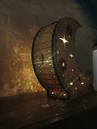 Lampada luna in legno fatta a mano