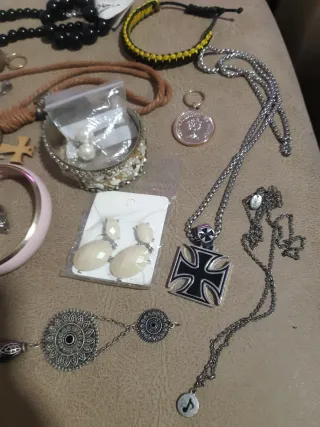 Lote de bisutería variada