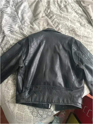 Chaqueta de cuero de Vaca Negra akhtar. NeGociaBle