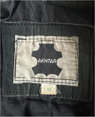Chaqueta de cuero de Vaca Negra akhtar. NeGociaBle
