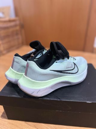 Zapatillas Nike Verdes y Blancas