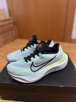 Zapatillas Nike Verdes y Blancas