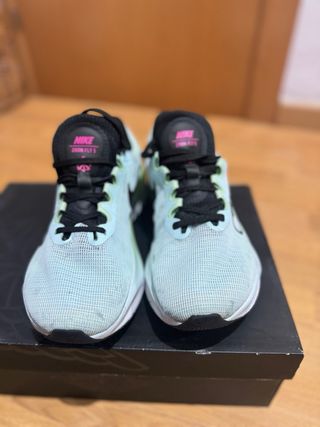 Zapatillas Nike Verdes y Blancas