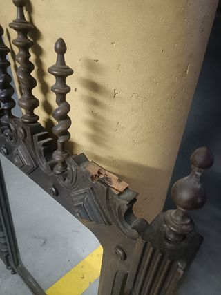 Espelho de Madeira Vintage Ornamentado