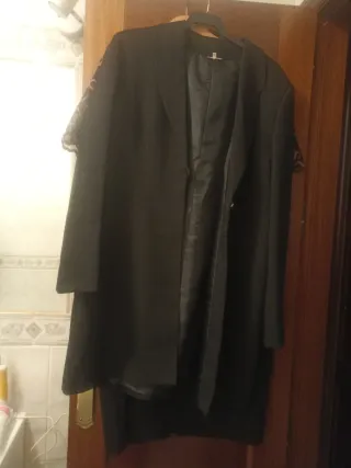 Vestido largo boda negro y multicolor mas abrigo.