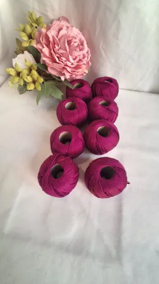 8 gomitoli di cotone 100% fucsia