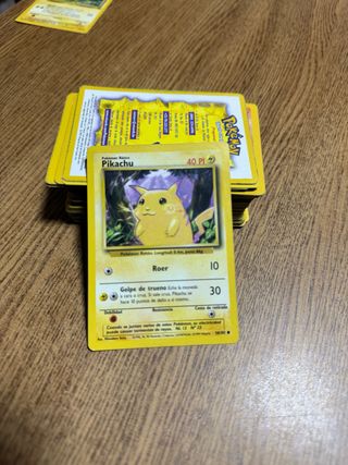 Carta Pokémon Pikachu Básico