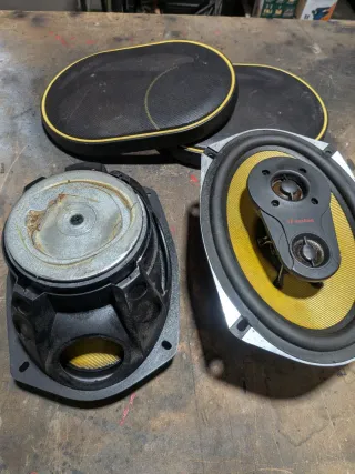 Altavoces Beyma 6x9 100W RMS