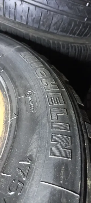 2 Gomme Michelin 175/70/13 Tacchettate