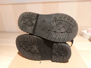 Botines negros niña talla 22