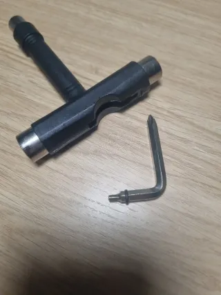 Herramienta T para Skate