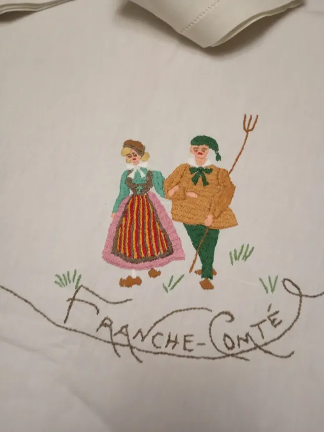 Mantelería Bordada a Mano francesa muy vintage lin