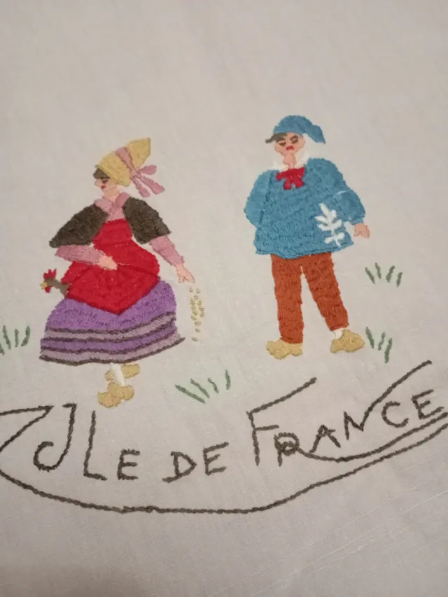 Mantelería Bordada a Mano francesa muy vintage lin