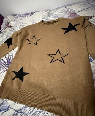 Jersey marrón con estrellas negras