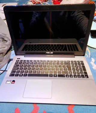 Portátil Asus F55Y