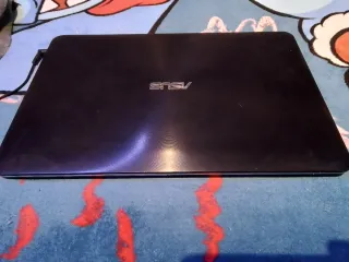 Portátil Asus F55Y