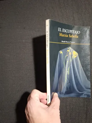 Marzia Sabella. El escupitajo