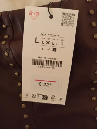 Top efecto piel Zara tachuelas