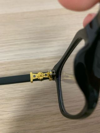 Occhiali Chrome Hearts neri e oro