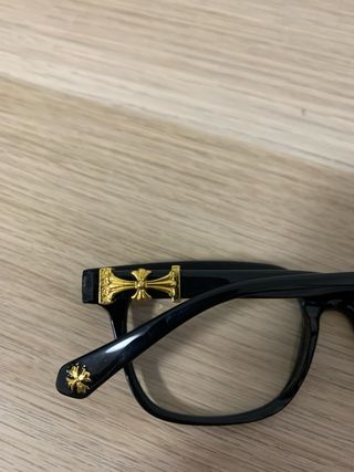 Occhiali Chrome Hearts neri e oro