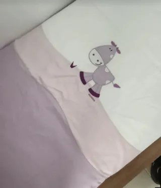 Colcha y chichonera infantil Alondra