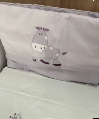 Colcha y chichonera infantil Alondra