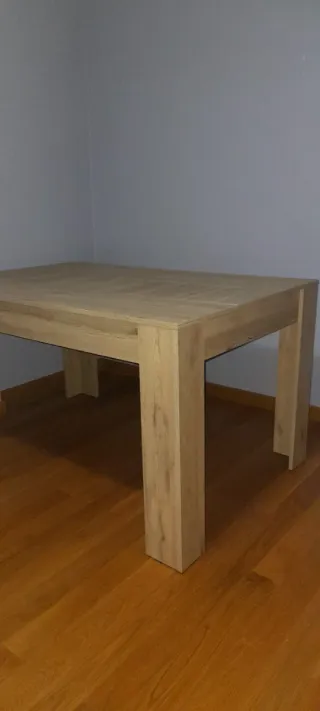 Mesa extensible de madera