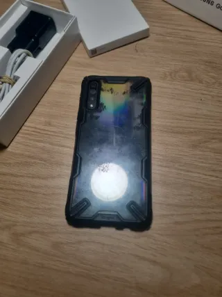 Samsung Galaxy A70 con Caja