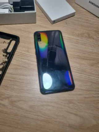 Samsung Galaxy A70 con Caja